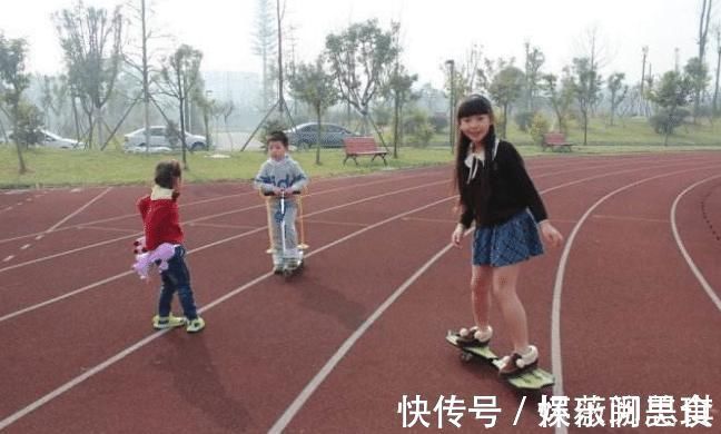 家庭|“妈妈给我玩手机!”,两个家庭对手机不同态度,决定孩子的未来