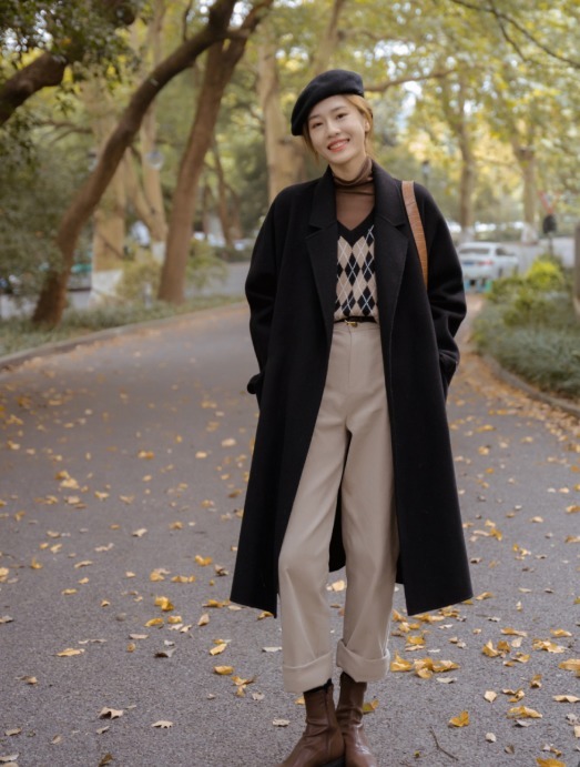 黑色大衣|“黑色大衣”烂大街?冬天学会这4套穿搭就够了,让你保暖又洋气