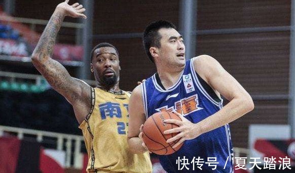 全队|2投2中砍5分11板!男篮国手没被高估 这效率配得起第一高薪