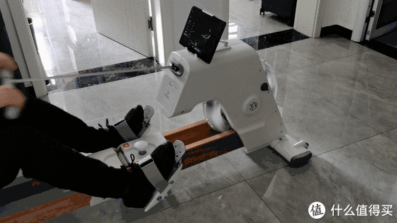 划船机|运动相关 篇一：全身锻炼称神的运动器材，野小兽R15水阻划船机测评！