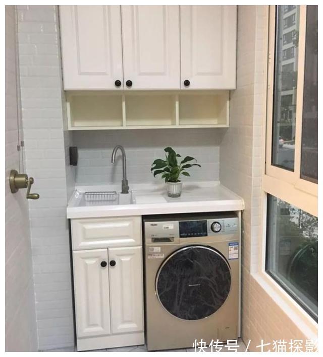 蜗居|60㎡蜗居婚房，客餐厅一点也不拥挤，卡座很实用，上下儿童房完美