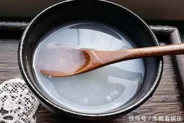 刘长伟|儿科医生宝宝3岁以内,米汤等八种辅食别碰,易积食还影响发育