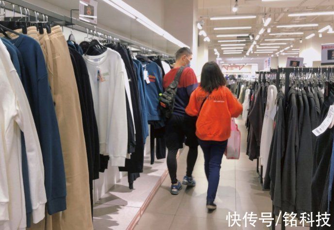 唯品会|唯品会上的大牌比白牌还便宜？业内人士揭露“内幕”，原来如此