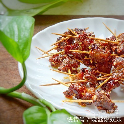 #一人一道拿手菜#猪肉牙签牛肉，用一个烤箱就可以办到
