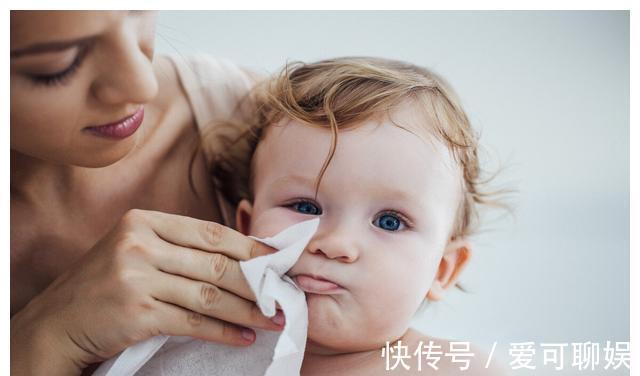 牙胶|宝宝有这8个“烦人小动作”,恭喜妈妈,这是要长牙啦