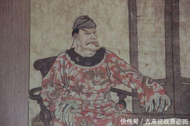 功臣|皇帝对功臣说：你儿剑法不错，功臣把儿子首级砍下，扔皇帝面前