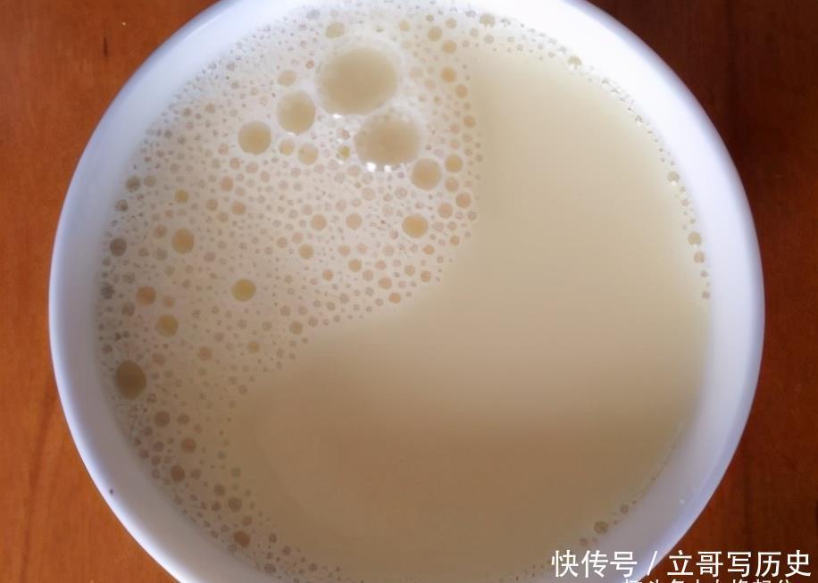 筛网|打豆浆，泡好的黄豆直接打就外行了，多加1个步骤，香浓更顺滑