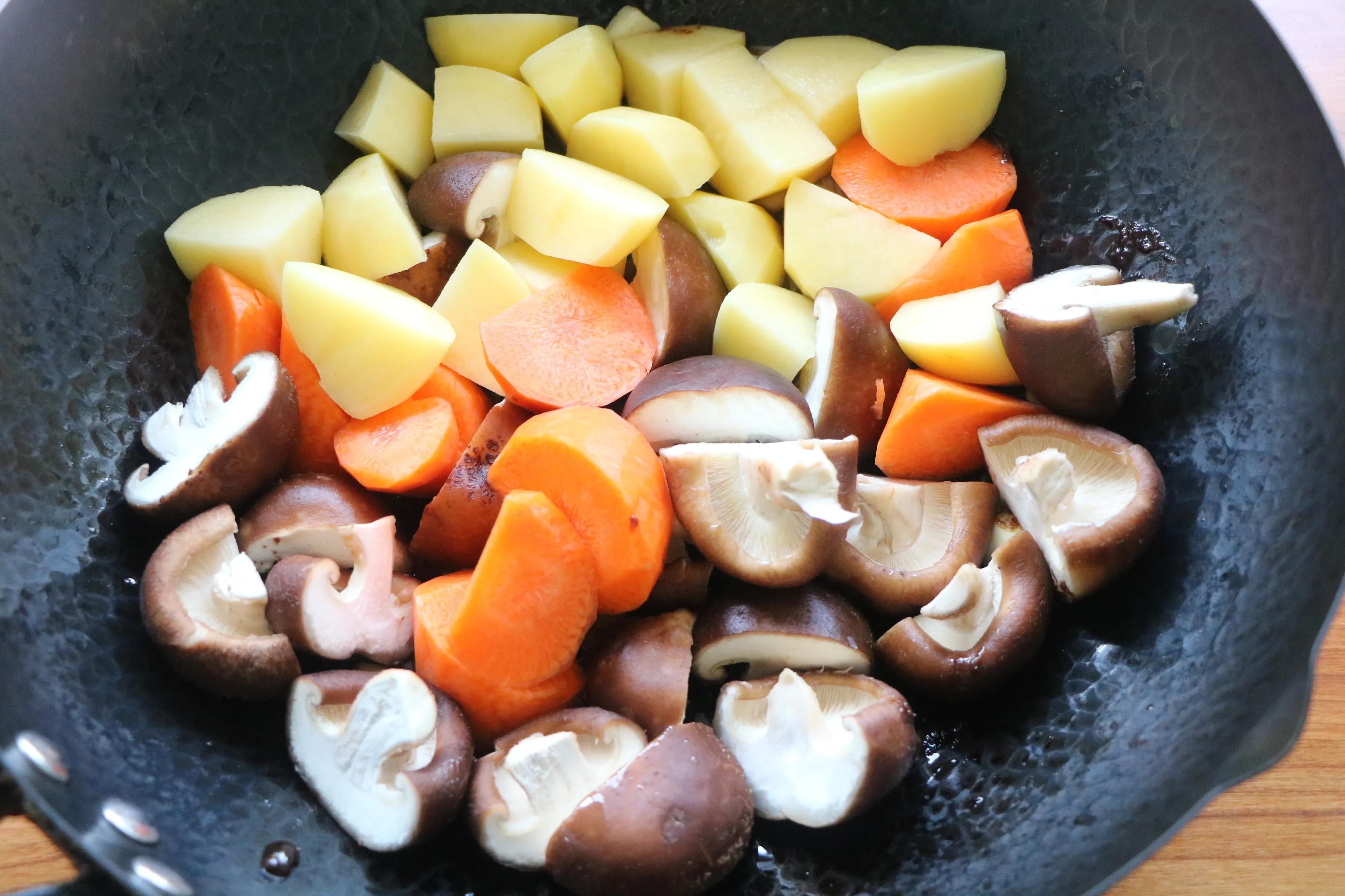 天气转凉,真的超爱一锅炖,一道菜5种食材,下饭又省力