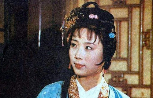 凤姐|为何说黛玉比宝钗更适合管家?你看她管丫头的手段,比宝钗强多了