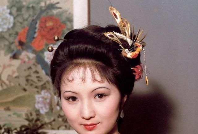 王熙凤!红楼梦最后的结局太悲凉,但这三个人的结局却是例外