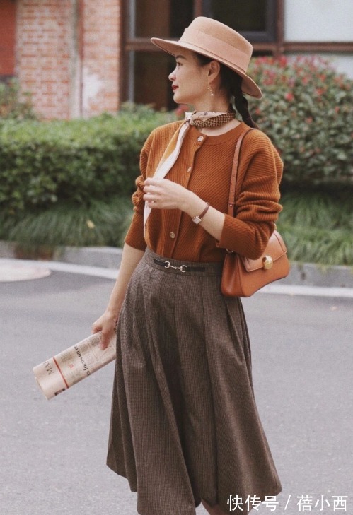 女人味|优雅的女人衣橱里必备“针织衫”,时髦!百搭!照着博主穿就对了