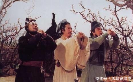 喝血|在古代拜把子,为何要喝血酒烧3把半香?懂得这个规矩的人不多