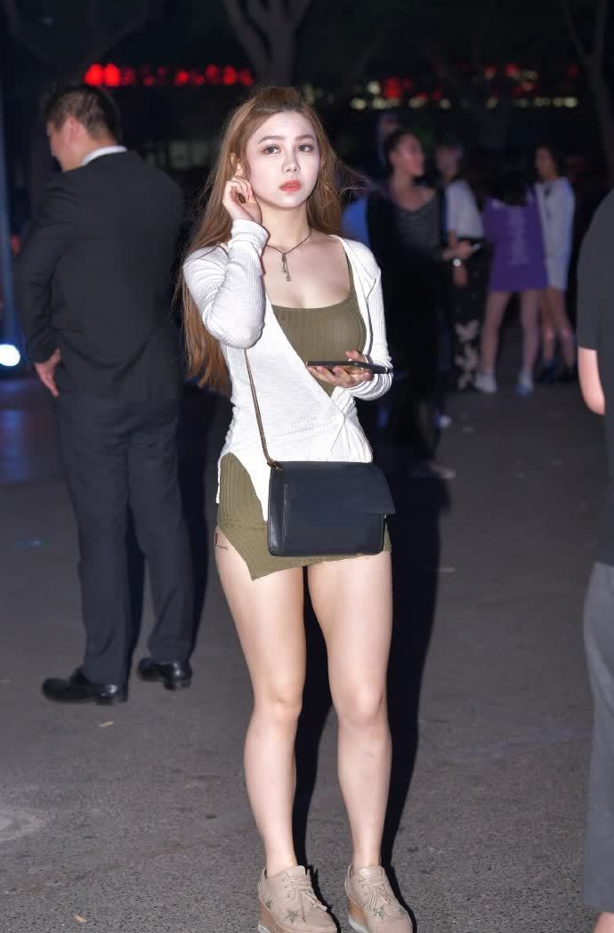 穿搭|气质可爱的美女, 紧身半裙穿搭清凉性感, 好看到有点犯规!