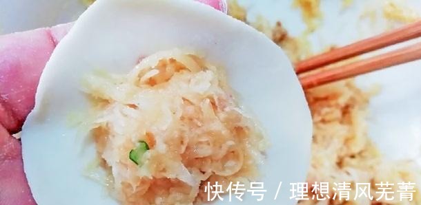 调料|包萝卜馅饺子,这两种常用“调料”谨记别放,不增香反而味道怪异!