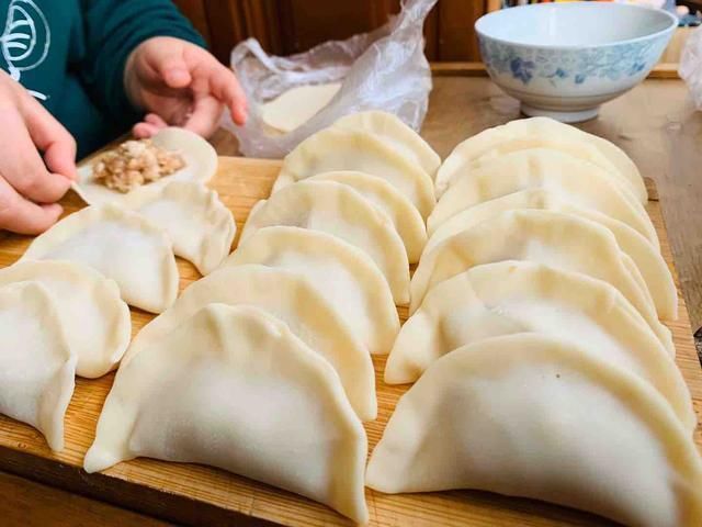 拌饺子馅最忌放“它”,10人有9人放错,难怪饺子不鲜还不好吃