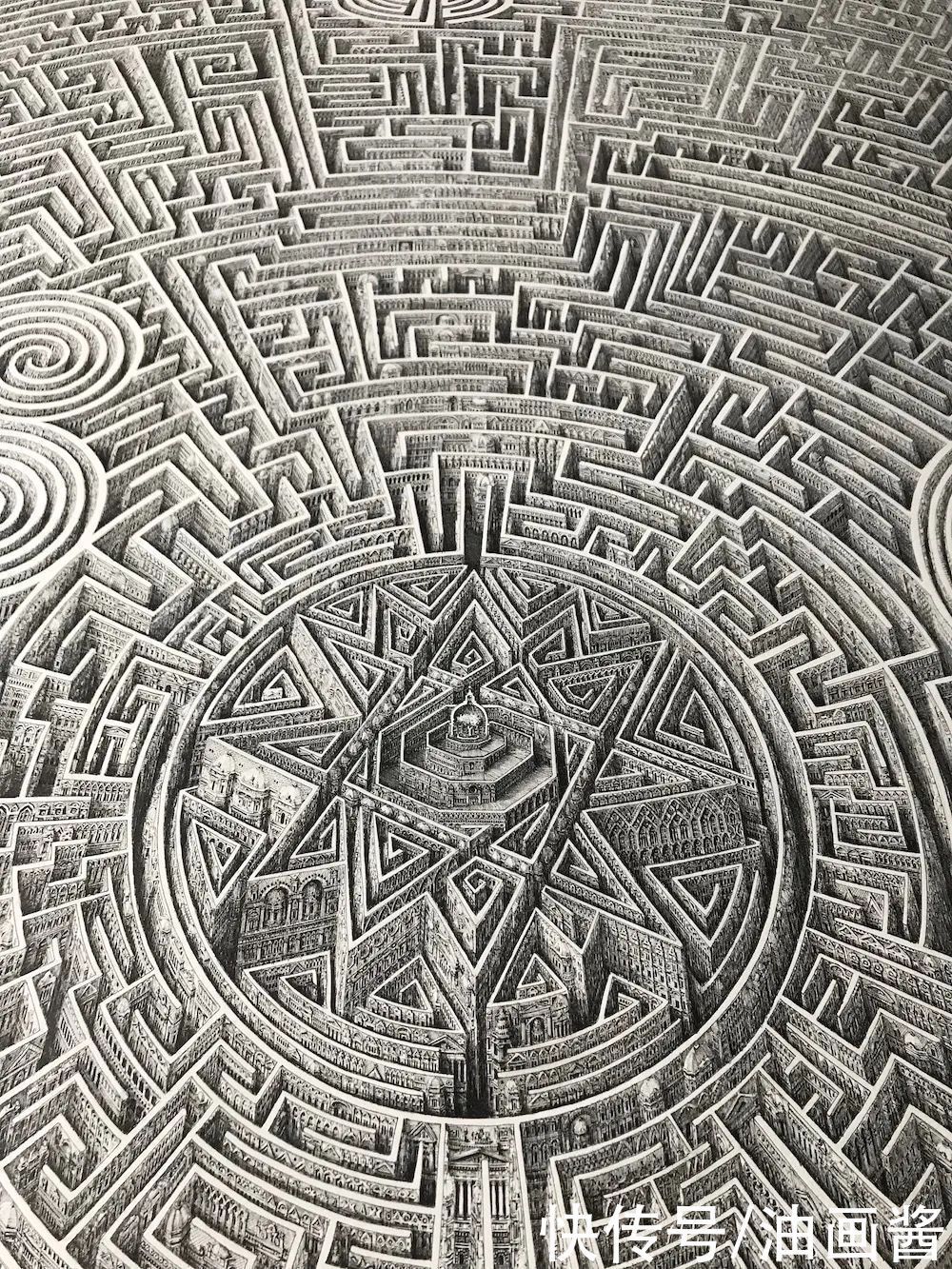 作品$这幅素描耗时1年半,画完后直接“封神”,网友:眼睛都看不过来