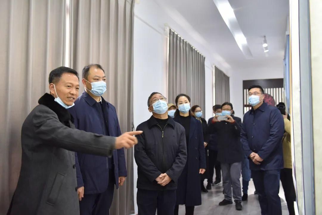  落成|荆州区文联艺术馆落成并首次举办抗疫书画展