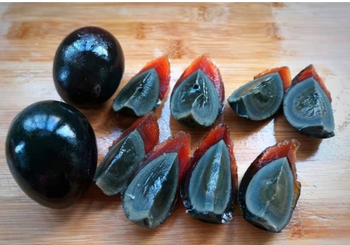 教学|教学每天一道菜,黄瓜拌皮蛋的做法,一碗料汁就够了