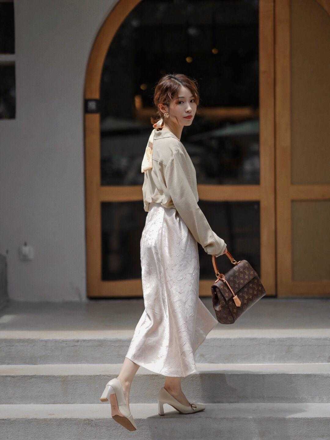 高跟鞋|初秋这样穿“裙子”优雅大方又显气质,显高显瘦还百搭,值得借鉴