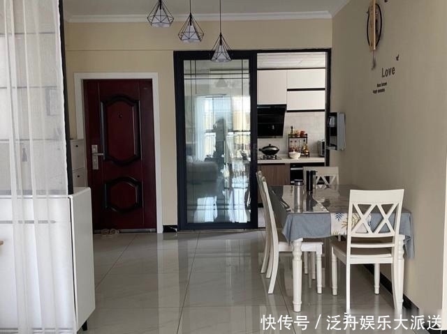 阳台|越来越多人不做吊顶,不做电视墙,看看她家装修,简约又漂亮