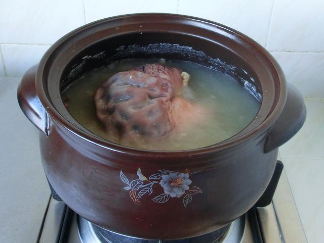再脏的猪肚，只用到家里这2样东西，教你小窍门，洗得干净没异味