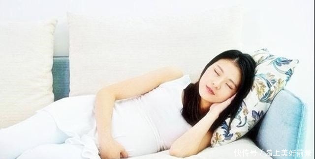 孕期|“母子连心”,孕妈翻身胎儿也跟着翻身吗答案并非是你想的那样