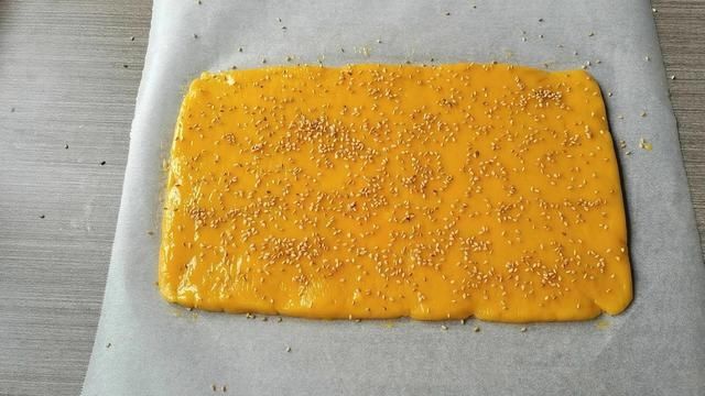 天冷易饿,总想吃点东西,用玉米面做小点心,粗粮细做好吃又营养