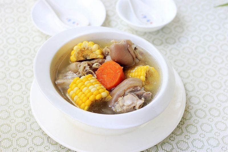 猪蹄这样炖，只需轻轻一按，简单又滋补，全家都能吃