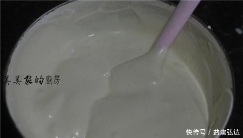 别鼓捣电饭锅蛋糕了,现在流行它!比戚风蛋糕更柔软,简单零失败