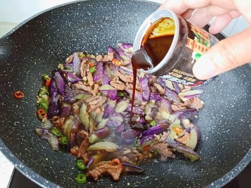 茄子块|蒸茄子，切记别直接上锅蒸，多加1步，茄子鲜嫩入味不变色，真香