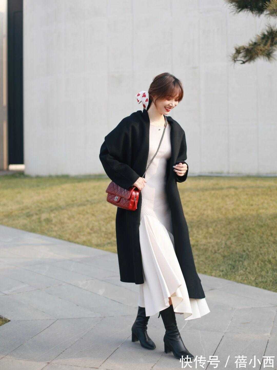 小白靴 马丁靴早已过时了!时髦的女人都穿这“3双”鞋子,显高还显气质