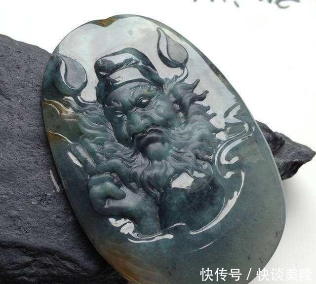 翡翠|天道有轮回——钟馗捉鬼翡翠雕刻
