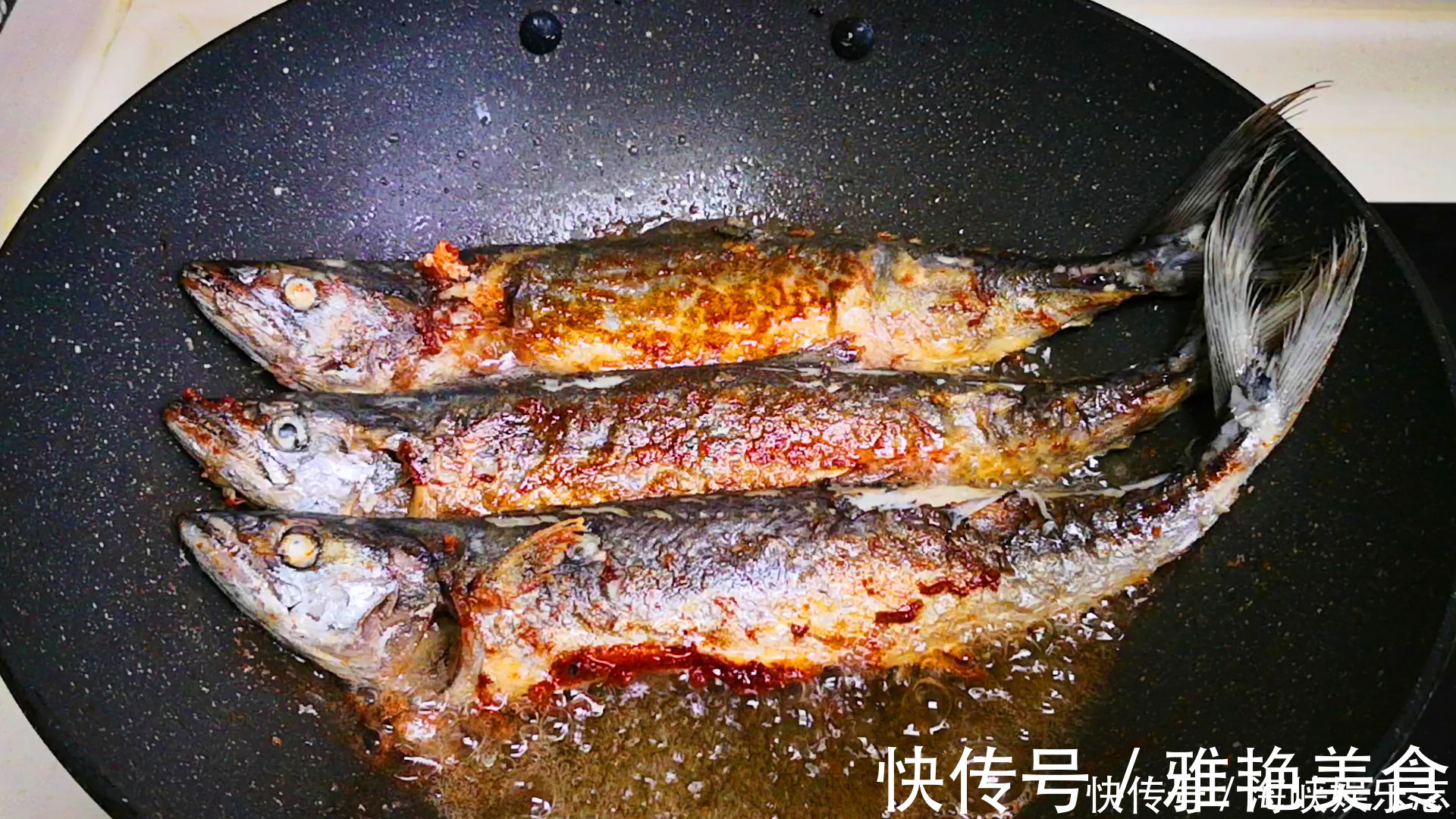 炖鱼时，别加酱油和醋去腥，大厨教我1招，鱼肉又鲜又嫩还不腥气