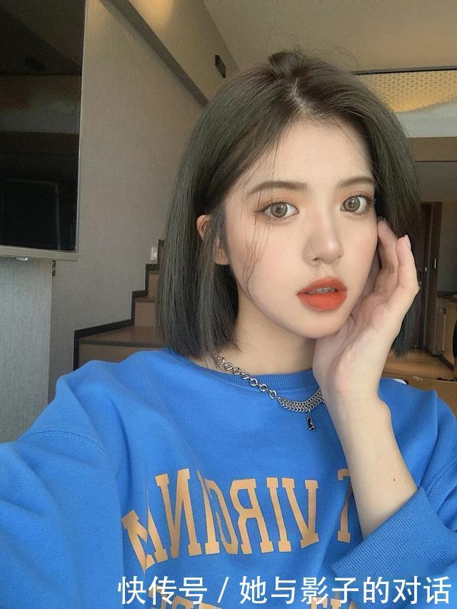 2020秋冬流行的“发色”,不仅白皮女孩染好看,黄黑皮染也超显白