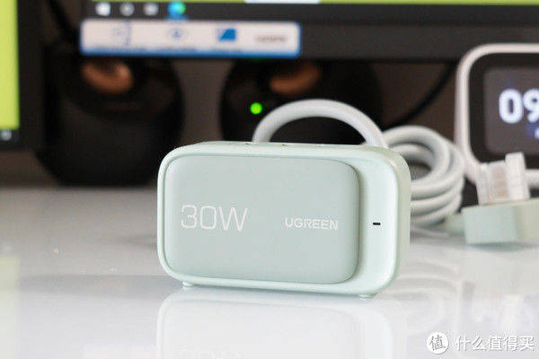 线缆|桌面整理大作战!低成本改造书桌,这些收纳好物你值得拥有!