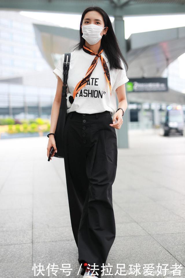 阔腿裤已经下岗了,今年流行这6条“吃肉裤”,显瘦时髦谁穿谁美