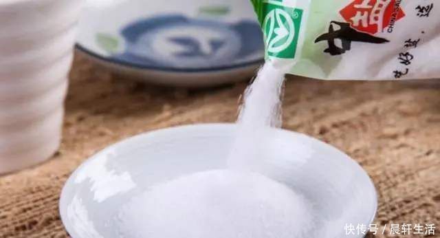毛巾用久了又臭又滑,聪明人都这样清洗,干净得跟新买的一样
