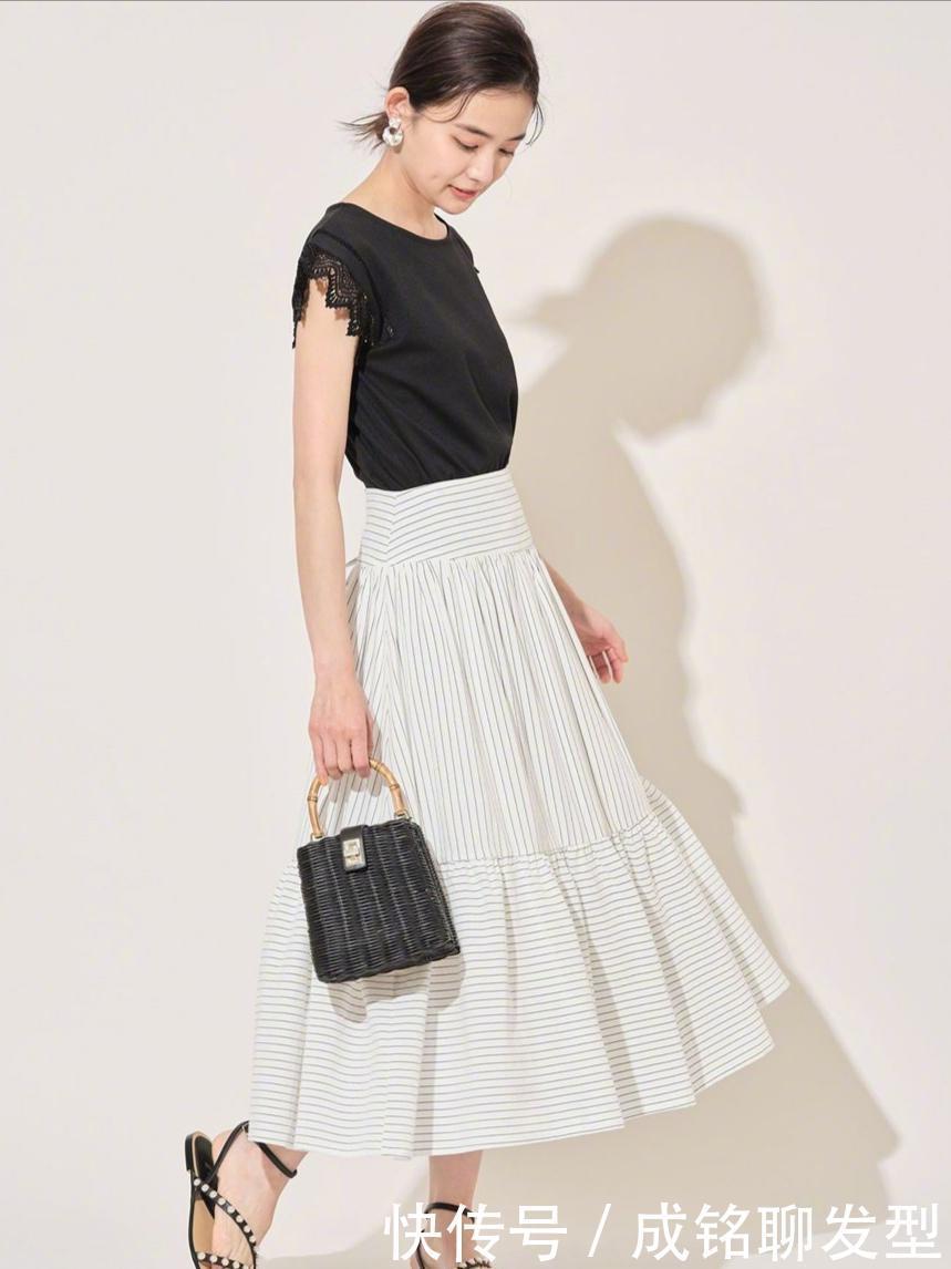 蕾丝|具有高级感的女人，穿搭越简单随意，看这10款搭配就知道品位高低