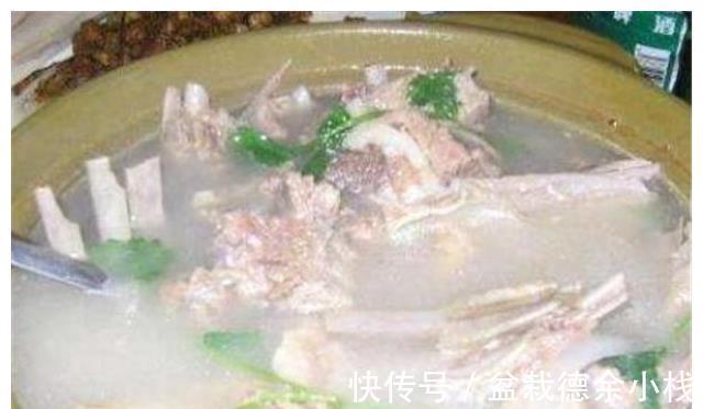 炖羊肉汤|炖羊肉汤时多加一物在里面，汤汁更加奶白鲜香，还没有一点羊膻味
