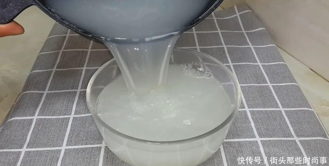 我家面条就爱这么吃,筷子一搅,做出创意凉拌面,比凉皮劲道好吃