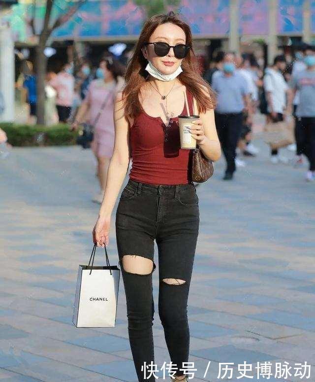 针织衫|潮流个性的打底裤穿搭彰显一丝活力,轻盈舒适又优雅,充满童趣