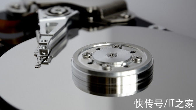 希捷|2021 年 Q4 HDD 机械硬盘出货量下滑近 10%，总量约 6400 万块