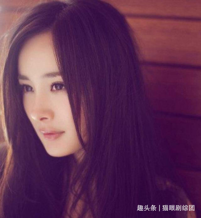 杨幂录节目被选手直呼“照骗”,本人回怼却吃瘪?再现苦笑表情包