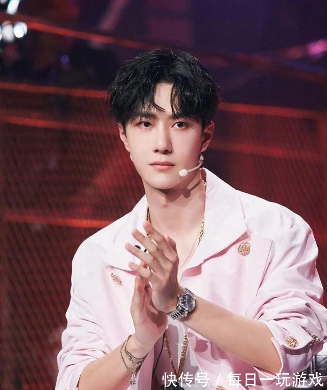 背头 2021发型怎么选这3种经典不过时,省心又好看,明星都会剪!