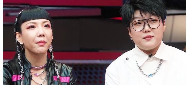 闪光的乐队：好声音学员被优待，王靖雯成宠儿，尚雯婕处境太尴尬