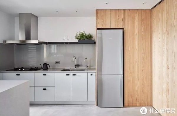 小空间|生活艺术家 篇二十八：成都夫妻的45㎡婚房火了，坚持一体式布局，却有藏不住的高级感