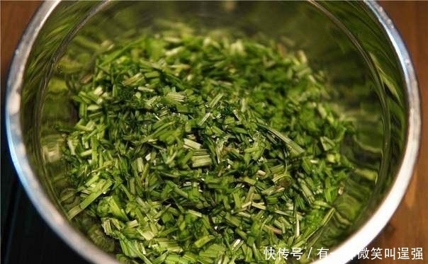 馅料|小区大姐卖小吃, , 天不亮就有人排队,人送外号:韭菜西施