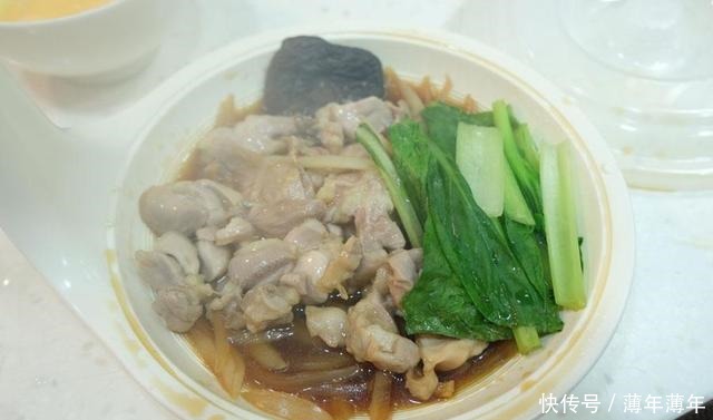 孩子|早餐这样做,孩子最爱吃,一大碗上桌,营养好吃又漂亮,看饿了