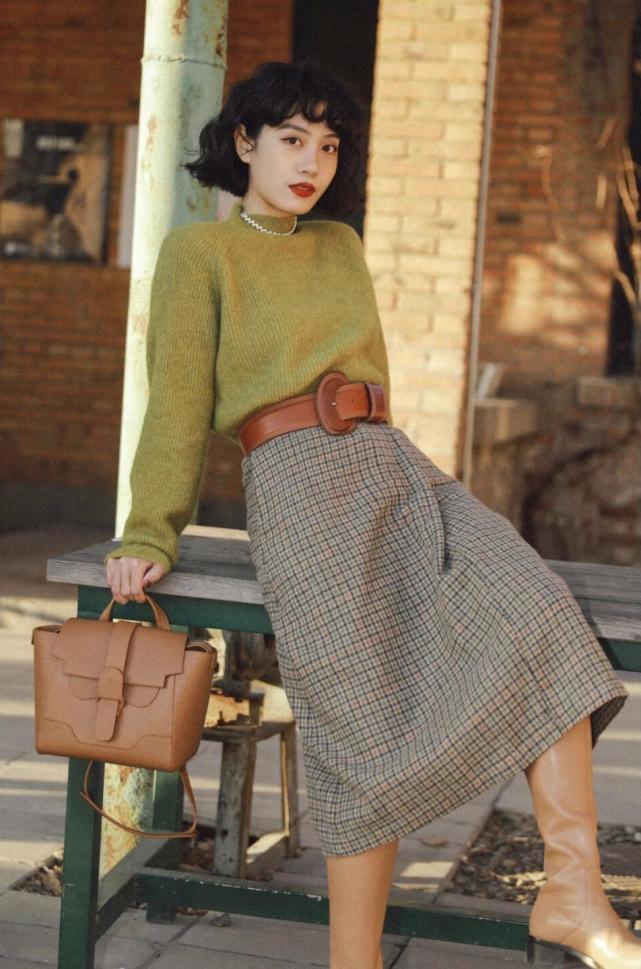 姐妹 优雅女人的衣橱里必备“毛衣”,尽显熟龄美,你心动了吗?