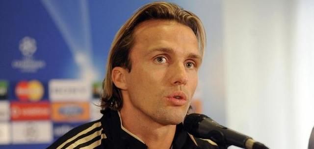 朗尼克|岑登建议纳乔向阿尔维斯取经,理论上达洛特符合哈维的防守规模